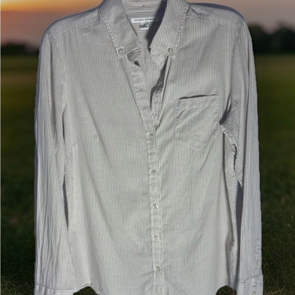 Banana Republic Cotton Button Down Tan And White Pinstripe Shirt Size Medium